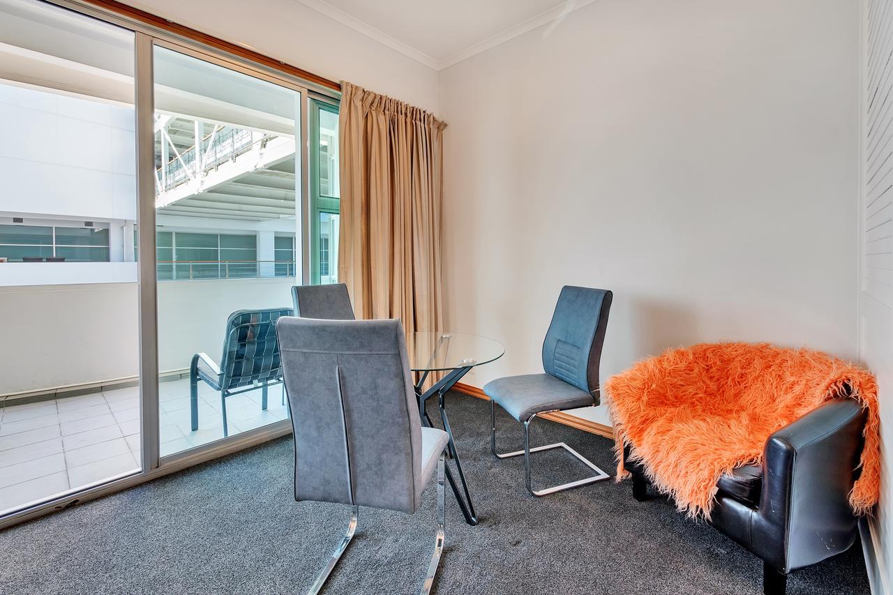 Viaduct Loft 2Br Delight With Netflix And Aircon Daire Auckland Dış mekan fotoğraf